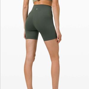Lululemon Wunder Train High-Rise Short 6"
Smoked Spruce